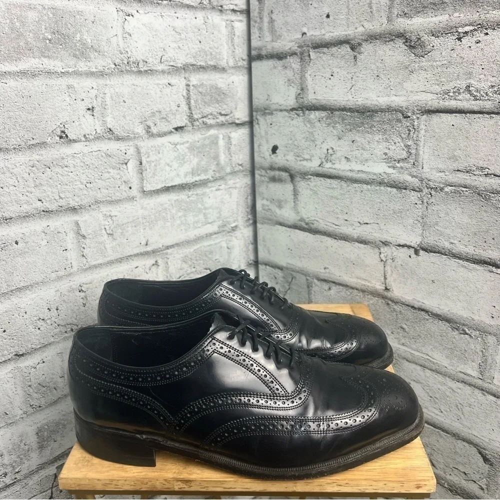 Florsheim Wingtip Oxford Dress Shoe - Picture 2 of 8